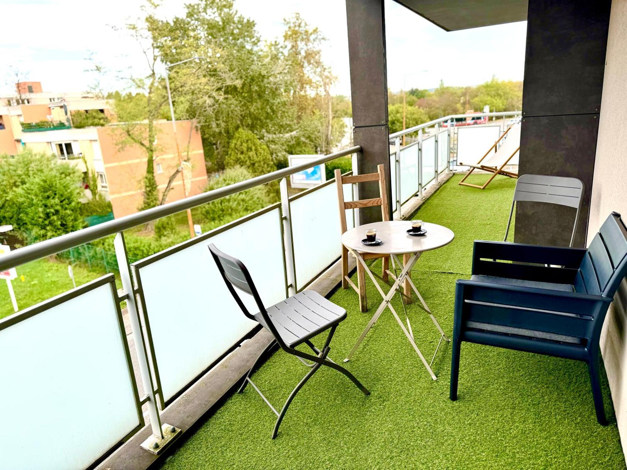 Apartment Bel T3 De 60m2 Avec Parking, Terrasse, Proche Du Metro Et Du Periph