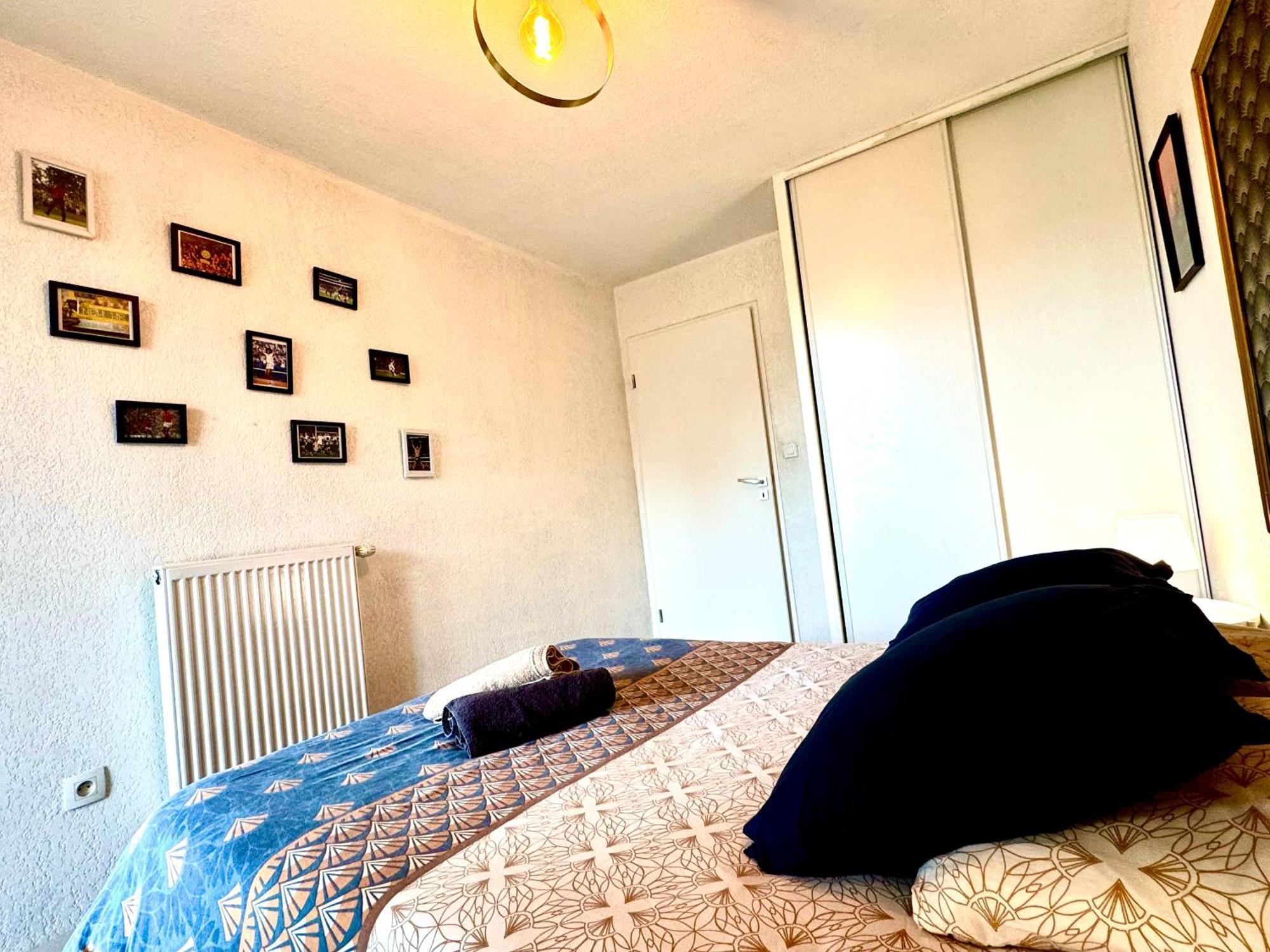 Bel T3 De 60m2 Avec Parking, Terrasse, Proche Du Metro Et Du Periph Apartment *